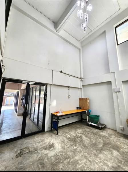 5-BR House, Bangkok, Praborommaharatchawang, Phra Nakhon, Bangkok, 5 Bedrooms, 950 sqm, Single Detached House For Sale, by Orapa Sumetheesirisakul, 500193271 - DDproperty.com