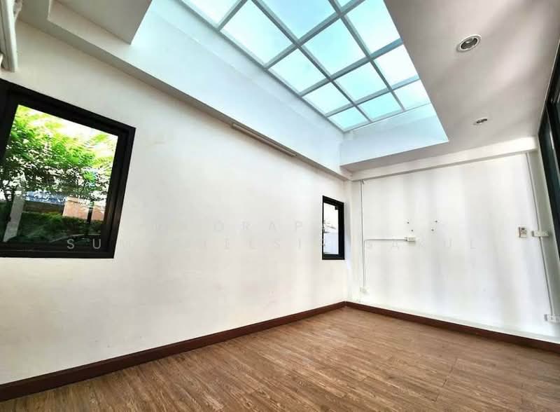 5-BR House, Bangkok, Praborommaharatchawang, Phra Nakhon, Bangkok, 5 Bedrooms, 950 sqm, Single Detached House For Sale, by Orapa Sumetheesirisakul, 500193271 - DDproperty.com