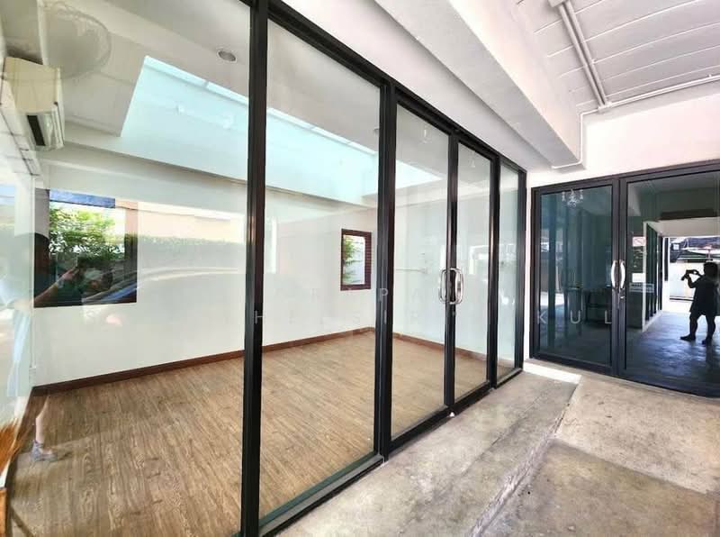 5-BR House, Bangkok, Praborommaharatchawang, Phra Nakhon, Bangkok, 5 Bedrooms, 950 sqm, Single Detached House For Sale, by Orapa Sumetheesirisakul, 500193271 - DDproperty.com