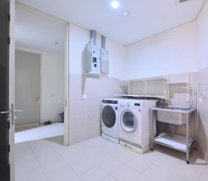 The Lakes, Bangkok, 123 Ratchadaphisek Road, Khlong Toei, Khlong Toei, Bangkok, 3 Bedrooms, 210 sqm, Condo For Rent, by Pavana Sirikogar, 500193300 - DDproperty.com