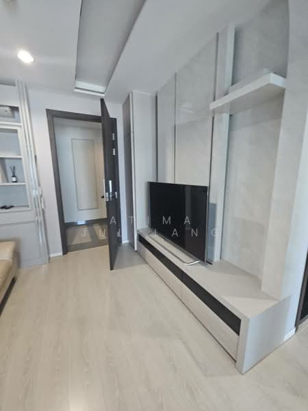 Rhythm Sathorn-Narathiwas, Bangkok, 651 Naradhiwas Rajanagarindra Road, Thung Maha Mek, Sathon, Bangkok, 1 Bedroom, 39 sqm, Condo For Rent, by Atima Julplang, 500193341 - DDproperty.com