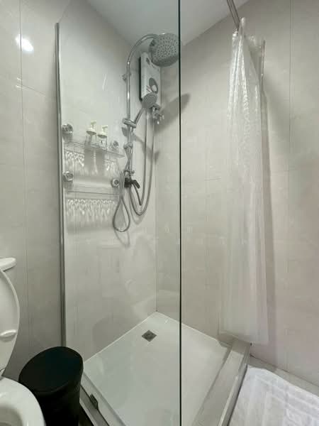 building near BTS Bangchak Sukhumvit, Bangkok, สุขุมวิท, Bang Chak, Phra Khanong, Bangkok, 2 Bedrooms, 200 sqm, Townhouse For Rent, by Monchit Surachaidunthavin, 500193354 - DDproperty.com