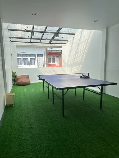 building near BTS Bangchak Sukhumvit, Bangkok, สุขุมวิท, Bang Chak, Phra Khanong, Bangkok, 2 Bedrooms, 200 sqm, Townhouse For Rent, by Monchit Surachaidunthavin, 500193354 - DDproperty.com