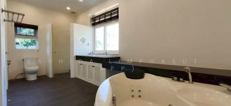 วิลล่าส่วนตัวสุดหรู 5 ห้องนอน ใกล้ทะเลสาบมาบประชาน พัทยา, Chon Buri (Pattaya), 19 Pong 13, Tambon Pong, Amphoe Bang Lamung, Chang Wat Chon Buri 20150, Thailand, Poong, Bang Lamung (Pattaya), Chon Buri (Pattaya), 5 Bedrooms, 300 sqm, Single Detached House For Sale, by Sathida Limphasut (App), 500193368 - DDproperty.com