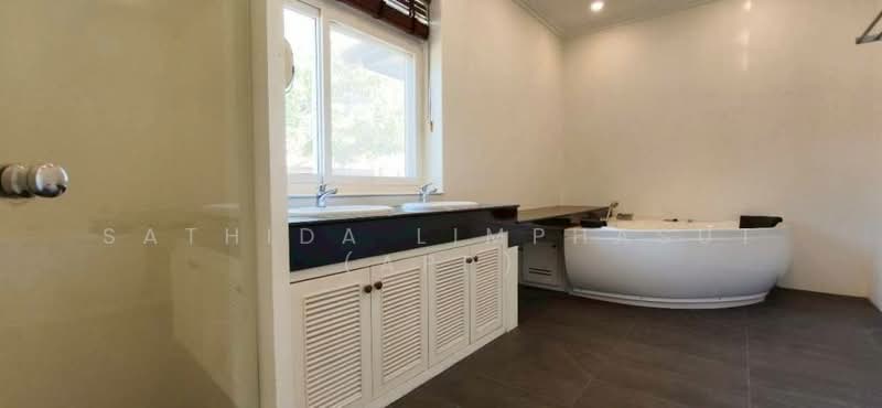 วิลล่าส่วนตัวสุดหรู 5 ห้องนอน ใกล้ทะเลสาบมาบประชาน พัทยา, Chon Buri (Pattaya), 19 Pong 13, Tambon Pong, Amphoe Bang Lamung, Chang Wat Chon Buri 20150, Thailand, Poong, Bang Lamung (Pattaya), Chon Buri (Pattaya), 5 Bedrooms, 300 sqm, Single Detached House For Sale, by Sathida Limphasut (App), 500193368 - DDproperty.com