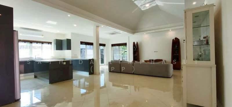 วิลล่าส่วนตัวสุดหรู 5 ห้องนอน ใกล้ทะเลสาบมาบประชาน พัทยา, Chon Buri (Pattaya), 19 Pong 13, Tambon Pong, Amphoe Bang Lamung, Chang Wat Chon Buri 20150, Thailand, Poong, Bang Lamung (Pattaya), Chon Buri (Pattaya), 5 Bedrooms, 300 sqm, Single Detached House For Sale, by Sathida Limphasut (App), 500193368 - DDproperty.com