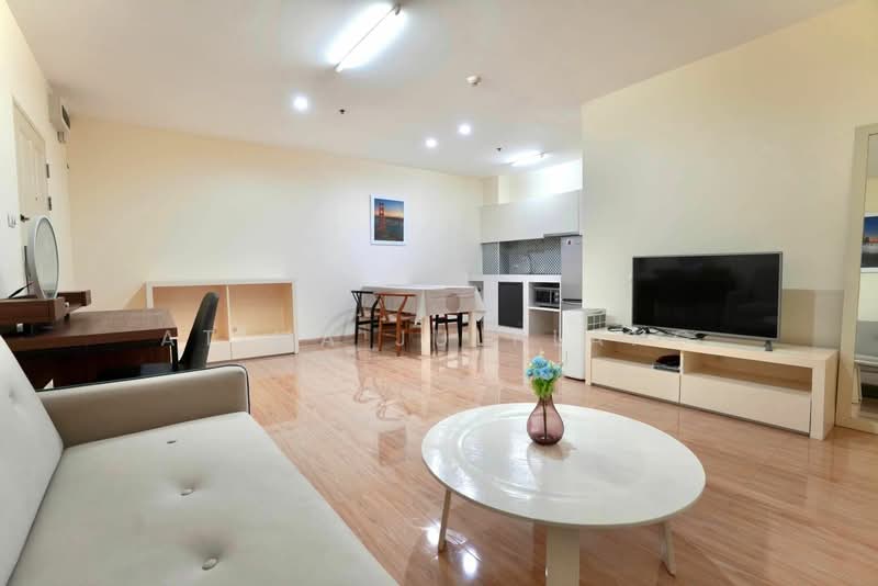 SYM Vibha-Ladprao, Bangkok, 733 Vibhavadi Rangsit Rd, Jom Phon, Chatuchak, Bangkok, 1 Bedroom, 44 sqm, Condo For Rent, by Atima Julplang, 500193414 - DDproperty.com