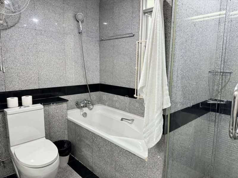 Grand Langsuan, Bangkok, Soi Lang Suan ,Ploenchit Road, Lumphini, Pathum Wan, Bangkok, 3 Bedrooms, 181 sqm, Condo For Sale, by Orapa Sumetheesirisakul, 500193431 - DDproperty.com