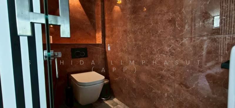 Majestic Residence Pratumnak, Chon Buri (Pattaya), Nong Pru, Bang Lamung (Pattaya), Chon Buri (Pattaya), 4 Bedrooms, 350 sqm, Villa For Sale, by Sathida Limphasut (App), 500193441 - DDproperty.com