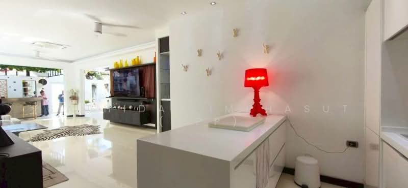 Majestic Residence Pratumnak : มาเจสติค เรสซิเดนซ์ พระตำหนัก, ชลบุรี, หนองปรือ, บางละมุง, ชลบุรี, 350 ตร.ม., วิลล่า ขาย, โดย Sathida Limphasut (App), 500193441 - DDproperty.com