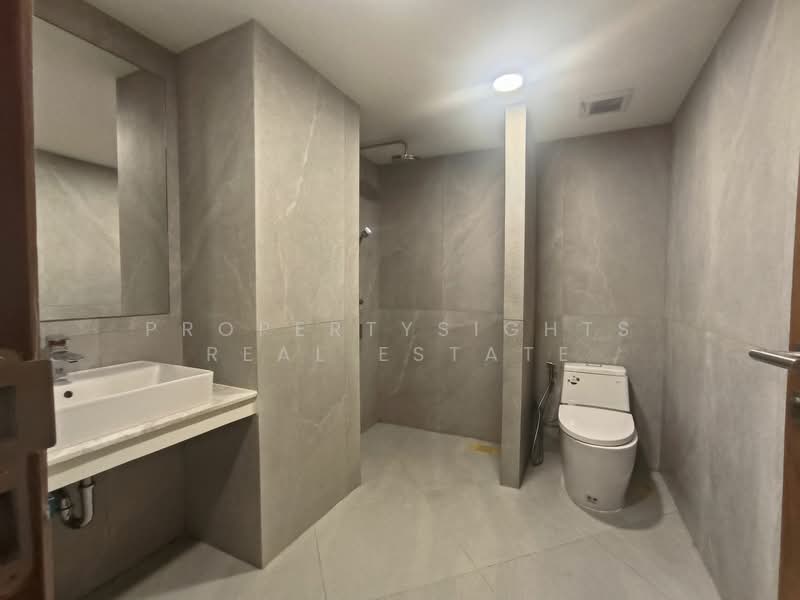 Royal Castle Sukhumvit, Bangkok, 30 Soi Sukhumvit 39, Khlongtoei Nua, Watthana, Bangkok, 3 Bedrooms, 160 sqm, Condo For Rent, by PROPERTYSIGHTS REAL ESTATE, 500193460 - DDproperty.com