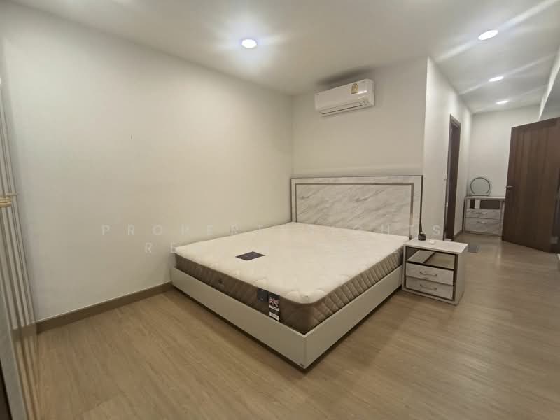 Royal Castle Sukhumvit, Bangkok, 30 Soi Sukhumvit 39, Khlongtoei Nua, Watthana, Bangkok, 3 Bedrooms, 160 sqm, Condo For Rent, by PROPERTYSIGHTS REAL ESTATE, 500193460 - DDproperty.com