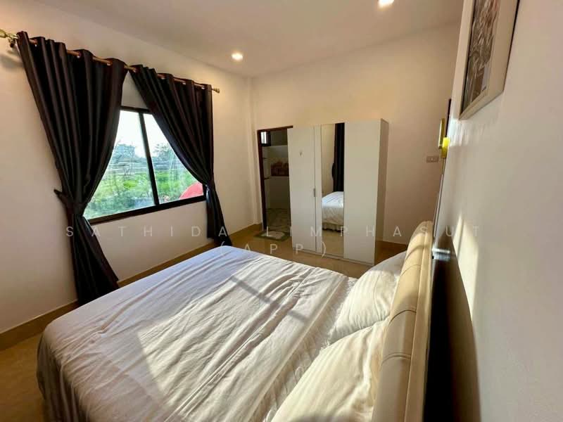 Eakmongkol Village, Chon Buri (Pattaya), Nong Pru, Bang Lamung (Pattaya), Chon Buri (Pattaya), 5 Bedrooms, 150 sqm, Single Detached House For Rent, by Sathida Limphasut (App), 500193641 - DDproperty.com