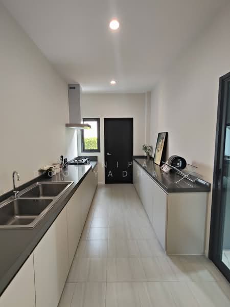 Lake Serene Rama II (Phase 4), Samut Sakhon, Rama ll Road, Bang Nam Chut, Muang Samut Sakhon, Samut Sakhon, 4 Bedrooms, 300 sqm, Townhouse For Sale, by Kitnipat Boonyadhammakul, 500193643 - DDproperty.com