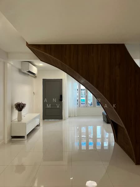 2-BR Townhouse, Bangkok, Bang Na Nuea, Bang Na, Bangkok, 2 Bedrooms, 150 sqm, Townhouse For Rent, by Tanaporn Phumvilairak, 500193677 - DDproperty.com