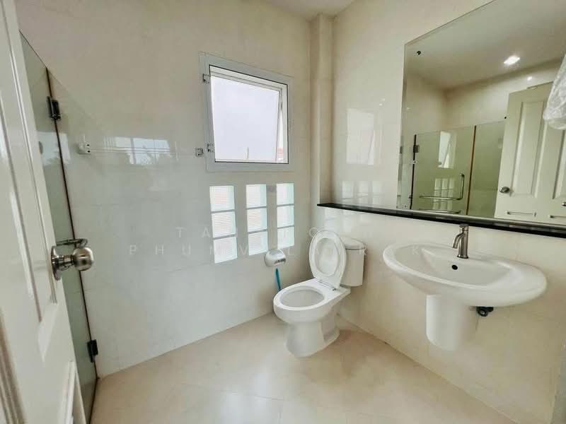 Perfect Place Sukhumvit 77-Suvarnabhumi, Samut Prakan, Lat Krabang Road, Rachathewa, Bang Plee, Samut Prakan, 3 Bedrooms, 158 sqm, Single Detached House For Rent, by Tanaporn Phumvilairak, 500193683 - DDproperty.com