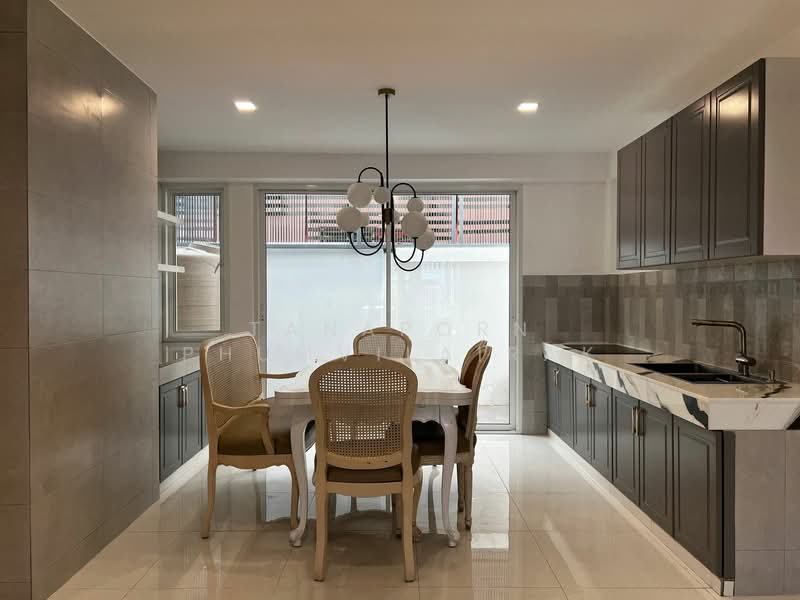 2-BR Townhouse, Bangkok, Bang Na Nuea, Bang Na, Bangkok, 2 Bedrooms, 150 sqm, Townhouse For Sale, by Tanaporn Phumvilairak, 500193687 - DDproperty.com