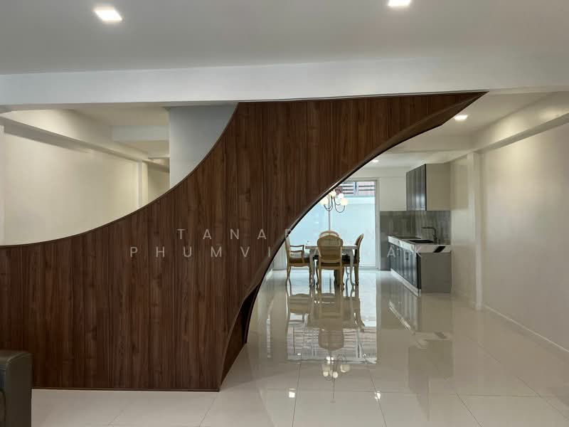 2-BR Townhouse, Bangkok, Bang Na Nuea, Bang Na, Bangkok, 2 Bedrooms, 150 sqm, Townhouse For Sale, by Tanaporn Phumvilairak, 500193687 - DDproperty.com