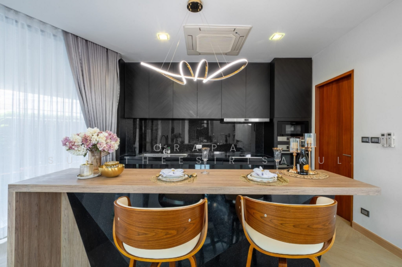 4-BR House, Bangkok, Khlong Tan Nua, Watthana, Bangkok, 4 Bedrooms, 736 sqm, Single Detached House For Sale, by Orapa Sumetheesirisakul, 500193693 - DDproperty.com