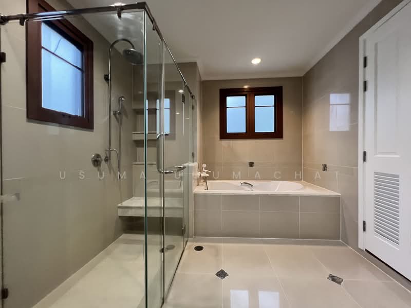 Narasiri Pattanakarn-Srinakarin, Bangkok, 878 Soi Srinakarin 20, Khlong Chan, Bang Kapi, Bangkok, 4 Bedrooms, 370 sqm, Single Detached House For Rent, by Usuma Usumachat, 500193743 - DDproperty.com
