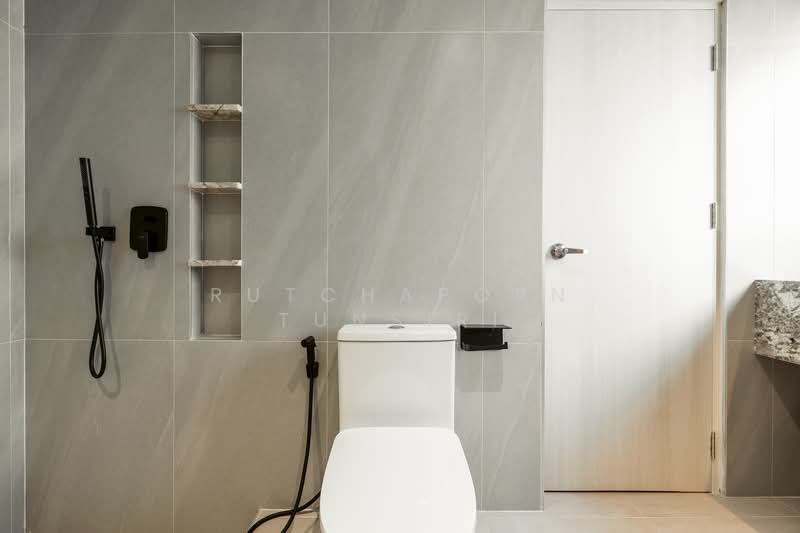 Pool Villa ให้เช่า ใกล้โรงเรียนนานาชาตินครพายัพ เพียง 5 นาที ค่าเช่า 120,000 บาท / เดือน No.5P001, เชียงใหม่, สันผีเสื้อ, เมืองเชียงใหม่, เชียงใหม่, 300 ตร.ม., บ้านเดี่ยว ให้เช่า, โดย Rutchaporn Tunsiri, 500193769 - DDproperty.com