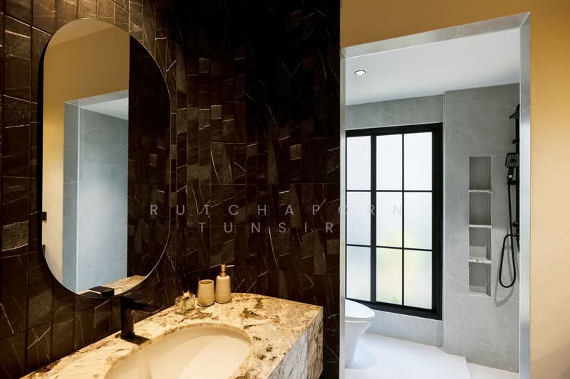 Pool Villa ให้เช่า ใกล้โรงเรียนนานาชาตินครพายัพ เพียง 5 นาที ค่าเช่า 120,000 บาท / เดือน No.5P001, เชียงใหม่, สันผีเสื้อ, เมืองเชียงใหม่, เชียงใหม่, 300 ตร.ม., บ้านเดี่ยว ให้เช่า, โดย Rutchaporn Tunsiri, 500193769 - DDproperty.com