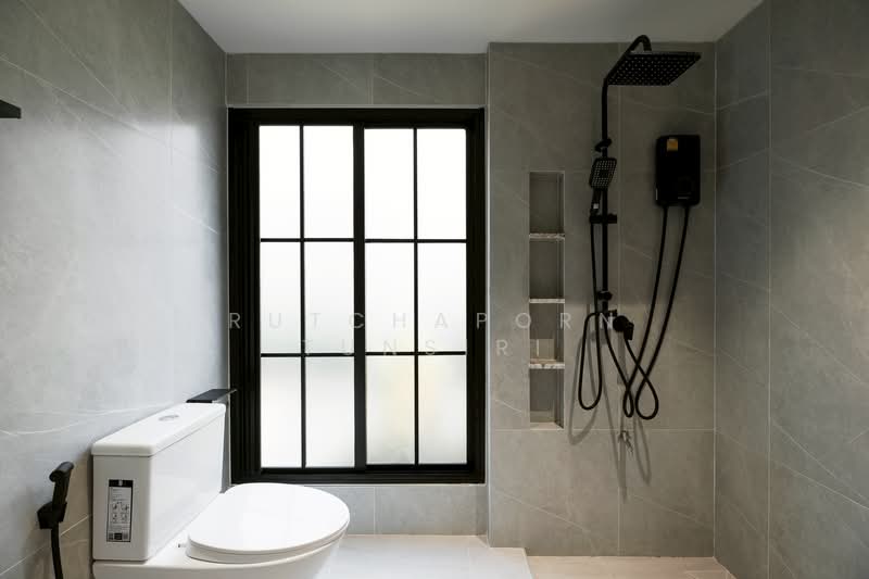 Pool Villa ให้เช่า ใกล้โรงเรียนนานาชาตินครพายัพ เพียง 5 นาที ค่าเช่า 120,000 บาท / เดือน No.5P001, Chiang Mai, San Phi Sua, Muang Chiang Mai, Chiang Mai, 5 Bedrooms, 300 sqm, Single Detached House For Rent, by Rutchaporn Tunsiri, 500193769 - DDproperty.com