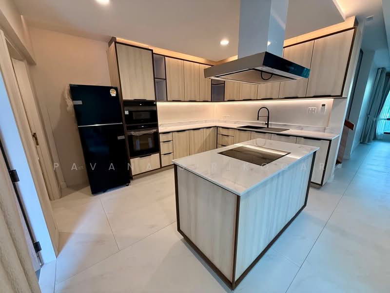 3-BR Townhouse, Bangkok, Khlong Tan Nua, Watthana, Bangkok, 3 Bedrooms, 230 sqm, Townhouse For Rent, by Pavana Sirikogar, 500193823 - DDproperty.com