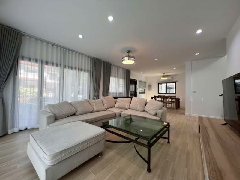 Hin Wong Niwet, Chon Buri (Pattaya), Na Chom Thian, Sattahip, Chon Buri (Pattaya), 3 Bedrooms, 300 sqm, Single Detached House For Sale, by Sathida Limphasut (App), 500193827 - DDproperty.com