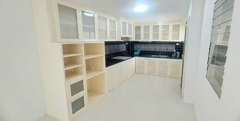 Baan Lalin In The Park Watcharapol-Paholyothin, Bangkok, Rattanagosin Road, Khlong Tanon, Sai Mai, Bangkok, 4 Bedrooms, 220 sqm, Single Detached House For Sale, by Pattarasaya Sripirom, 500193851 - DDproperty.com