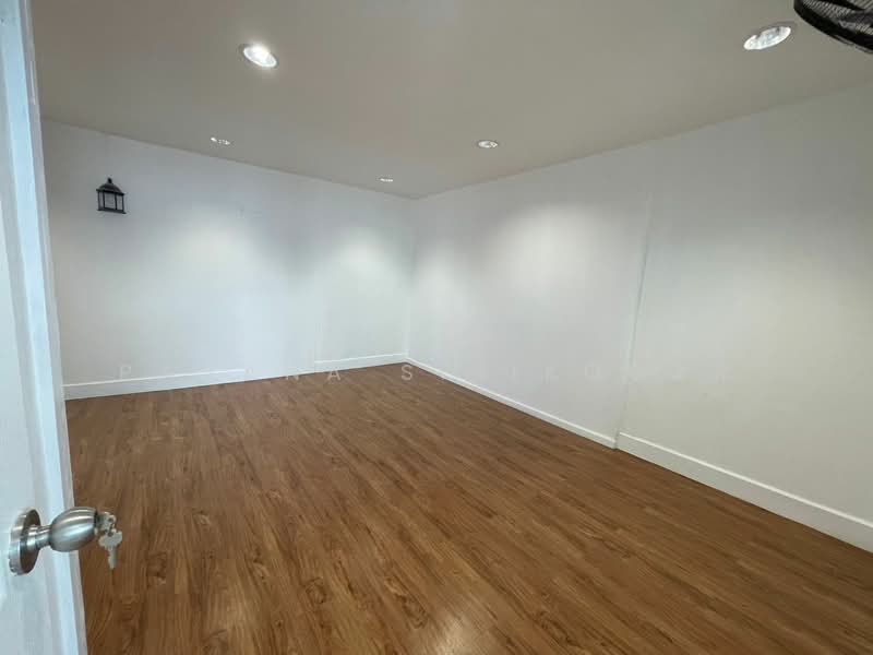 2-BR House, Bangkok, Chong Nonsi, Yan Nawa, Bangkok, 2 Bedrooms, 120 sqm, Single Detached House For Rent, by Pavana Sirikogar, 500194045 - DDproperty.com