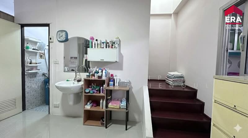 ขายด่วน อาคารพาณิชย์ 2 ชั้น ติดถนน ทำเลค้าขาย ใกล้ตลาดศุภฤกษ์ ศรีราชา, ชลบุรี, -, สุรศักดิ์, ศรีราชา, ชลบุรี, 100 ตร.ม., ตึกแถว-อาคารพาณิชย์ ขาย, โดย Pronthip Wattanasatiengul, 500194071 - DDproperty.com