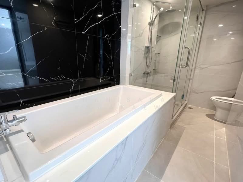 President Park Sukhumvit 24, Bangkok, 99 Sukhumvit 24 Alley, Khlongtoei Nua, Watthana, Bangkok, 3 Bedrooms, 223 sqm, Condo For Rent, by Chanisara Kruakaew, 500194119 - DDproperty.com