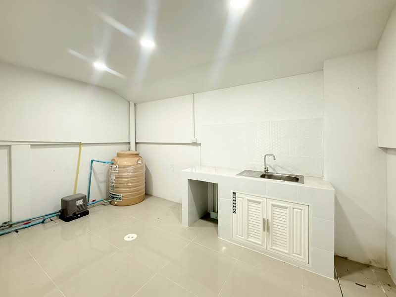 Rimsuan Donmuang, Bangkok, Si Khan, Don Mueang, Bangkok, 4 Bedrooms, 150 sqm, Townhouse For Sale, by คุณ ศศิวิภา พูลทา, 500194413 - DDproperty.com