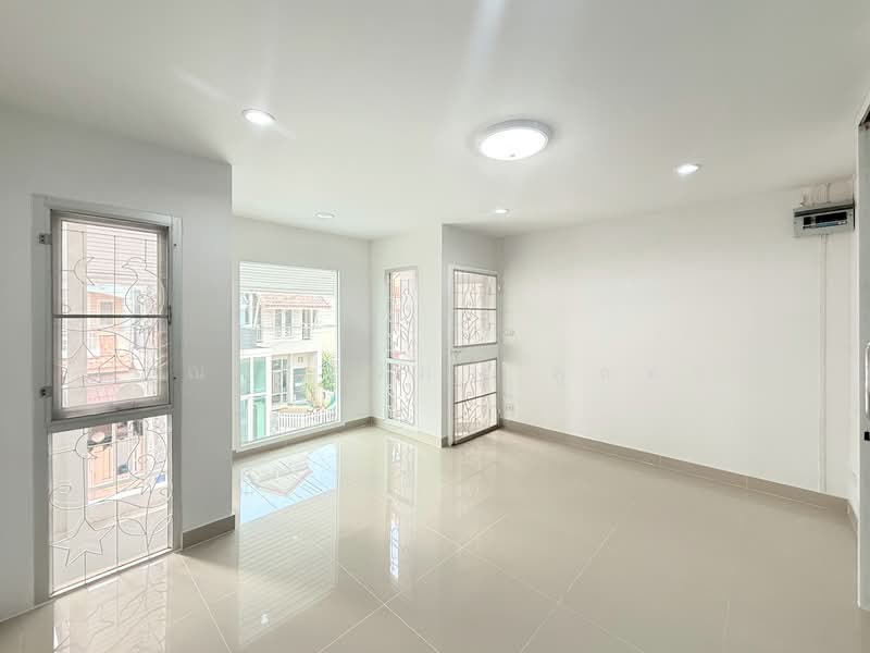 Rimsuan Donmuang, Bangkok, Si Khan, Don Mueang, Bangkok, 4 Bedrooms, 150 sqm, Townhouse For Sale, by คุณ ศศิวิภา พูลทา, 500194413 - DDproperty.com