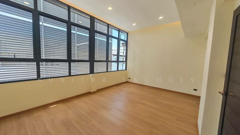 หมู่บ้านวราธร วิลล์ ซอยพัฒนาการ44, Bangkok, Suan Luang, Suan Luang, Bangkok, 4 Bedrooms, 300 sqm, Townhouse For Sale, by Sunitra Sachdev, 500194422 - DDproperty.com