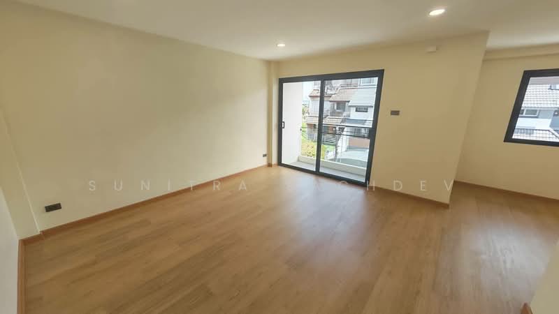 หมู่บ้านวราธร วิลล์ ซอยพัฒนาการ44, Bangkok, Suan Luang, Suan Luang, Bangkok, 4 Bedrooms, 300 sqm, Townhouse For Sale, by Sunitra Sachdev, 500194422 - DDproperty.com