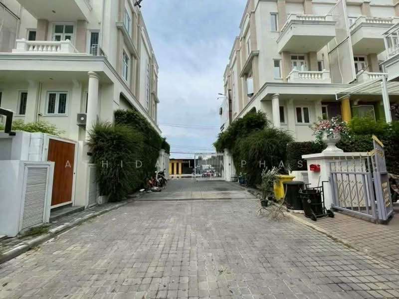 Tadarawadi, Chon Buri (Pattaya), Nong Pru, Bang Lamung (Pattaya), Chon Buri (Pattaya), 3 Bedrooms, 211 sqm, Villa For Sale, by Sathida Limphasut (App), 500194446 - DDproperty.com