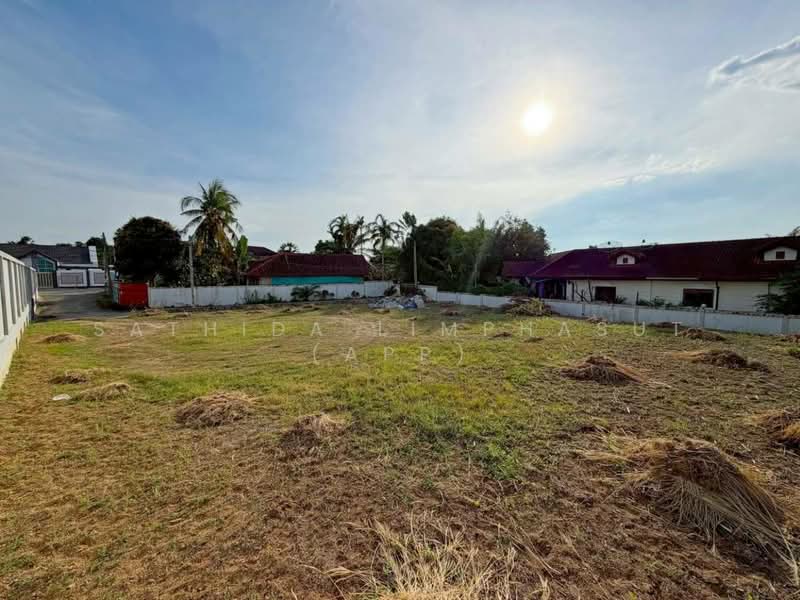 ขาย - ที่ดินเปล่าขนาด 904 ตารางเมตร ใกล้ทะเลสาบมับประชั่น, ชลบุรี