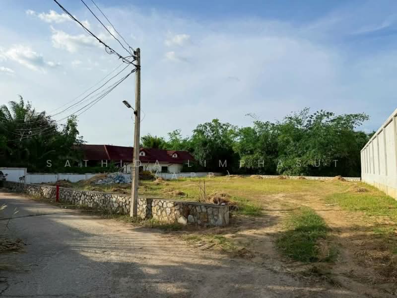 ขาย - ที่ดินเปล่าขนาด 904 ตารางเมตร ใกล้ทะเลสาบมับประชั่น, ชลบุรี