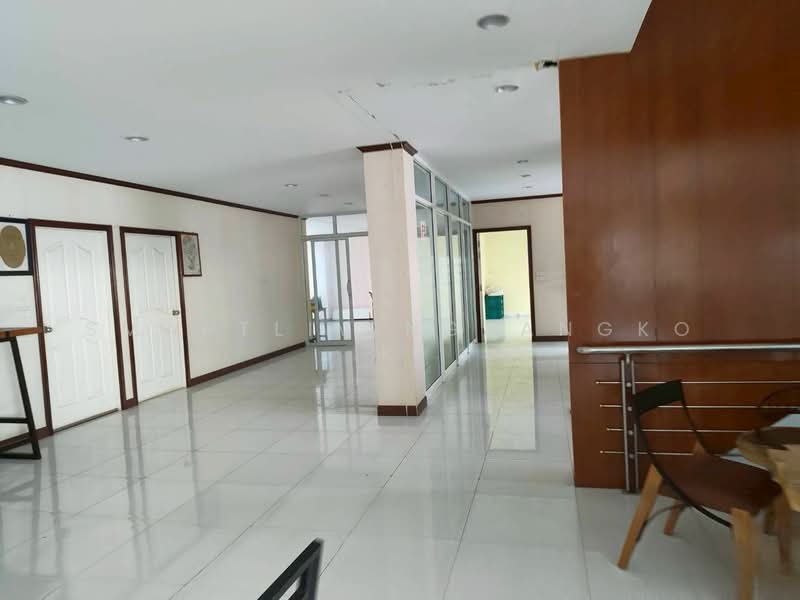 Commercial Building Bangna Trad, Samut Prakan, Bang Kaeo, Bang Plee, Samut Prakan, , 1,800 sqm, Shophouse For Rent, by SmartLivingBangkok, 500194496 - DDproperty.com