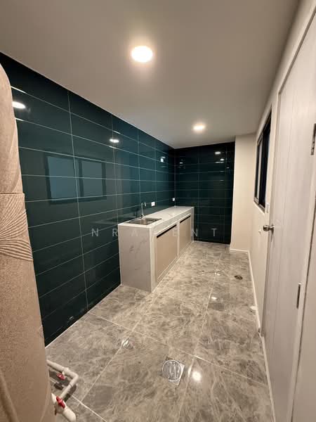 PLEX Onnut - Wongwaen, Bangkok, Sukhaphiban 2 Road, Dok Mai, Prawet, Bangkok, 3 Bedrooms, 150 sqm, Townhouse For Sale, by NRagent, 500194503 - DDproperty.com