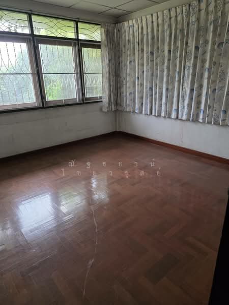 ขายที่ดินพร้มบ้านเดี่ยว 2 ชั้น ในซอยติวานนท์-ปากเกร็ด 28 ( เกร็ดมณี ) ใก้ลโรงเรียนสวนกุหลาบ, Nonthaburi, ติวานนท์, Bang Phut, Pak Kret, Nonthaburi, 4 Bedrooms, 300 sqm, Single Detached House For Sale, by ณัฐธยาน์ ไชยวรุตย์, 500194572 - DDproperty.com