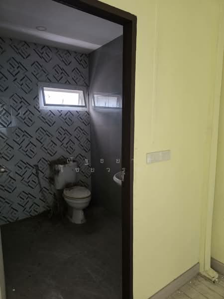 ขายบ้านเดี่ยว 2 ชั้น ถนนเลียบทางรถไฟตลิ่งชัน ห่างจากสถานีรถไฟฟ้าสถานีบางขุนนนท์ เพียง 100 เมตร, Bangkok, เลียบทางรถไฟตลิ่งชัน, Bang Khun Non, Bangkok Noi, Bangkok, 3 Bedrooms, 250 sqm, Single Detached House For Sale, by ณัฐธยาน์ ไชยวรุตย์, 500194631 - DDproperty.com