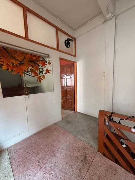 3-story Commercial Building in Soi Saint Louis 3 (Sathorn), Corner unit on the main road, Bangkok, Thung Wat Don, Sathon, Bangkok, , 138 sqm, Shophouse For Rent, by LINE @firststep, 500194761 - DDproperty.com