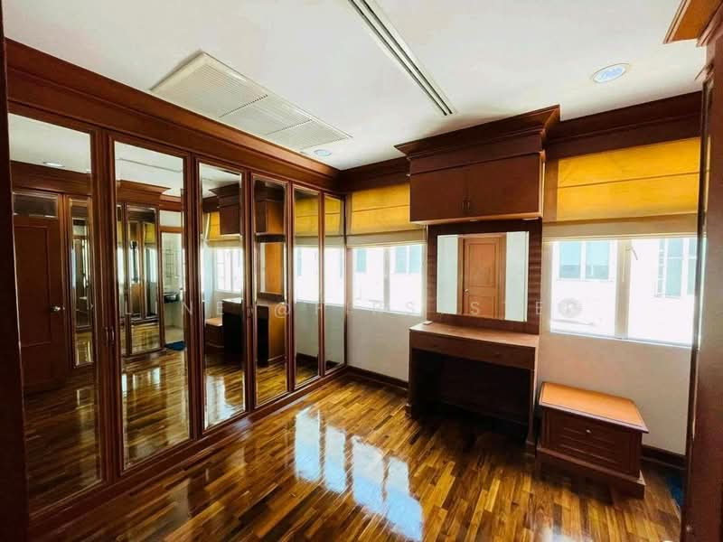 Baan Klang Krung Thonglor : บ้านกลางกรุงทองหล่อ, กรุงเทพ, 55 ซอยสุขุมวิท 55, คลองตันเหนือ, วัฒนา, กรุงเทพ, 400 ตร.ม., ทาวน์เฮ้าส์ ให้เช่า, โดย LINE @firststep, 500194769 - DDproperty.com