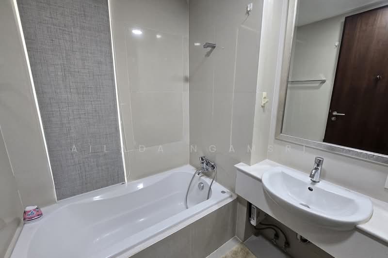 The Oleander, Bangkok, 44 Soi Sukhumvit 11, Khlongtoei Nua, Watthana, Bangkok, 2 Bedrooms, 125 sqm, Condo For Sale, by Ailada Ngamsri, 500194776 - DDproperty.com