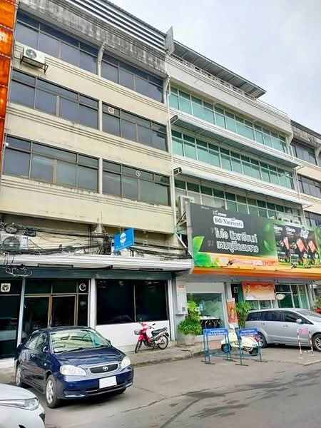 Building 600 sqm. Ladprao Road near The Mall Bangkapi MRT and Vejthani Hospital, Bangkok, ลาดพร้าว, Khlong Chan, Bang Kapi, Bangkok, , 600 sqm, Shophouse For Sale, by Chanitnun Mewongukote, 500194841 - DDproperty.com