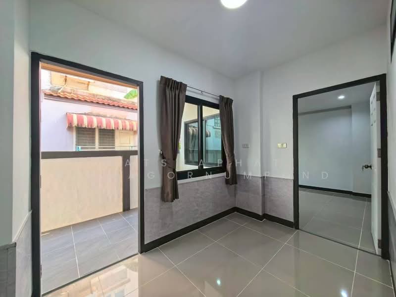 K.C. Greenville, Bangkok, Mitmaitri Road, Khu Fang Nua, Nong Chok, Bangkok, 5 Bedrooms, 235 sqm, Single Detached House For Sale, by ณัฐฌาพัชร์ ณิชากรอัมพร, 500194842 - DDproperty.com