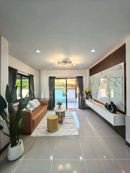 K.C. Greenville, Bangkok, Mitmaitri Road, Khu Fang Nua, Nong Chok, Bangkok, 5 Bedrooms, 235 sqm, Single Detached House For Sale, by ณัฐฌาพัชร์ ณิชากรอัมพร, 500194842 - DDproperty.com